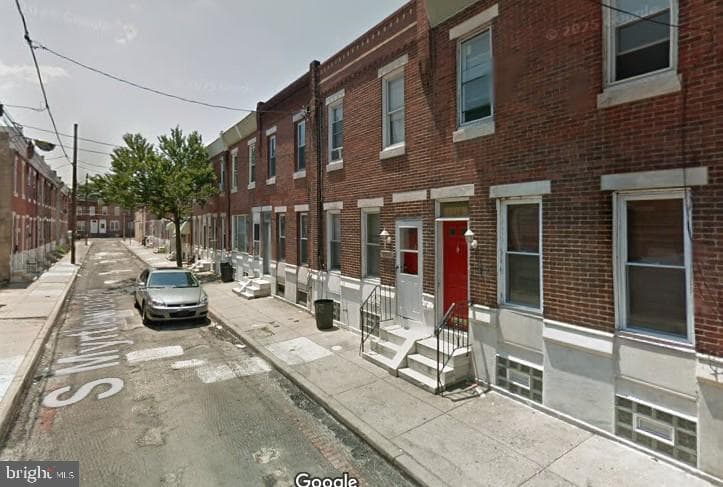 1320 S Myrtlewood Street photo 2