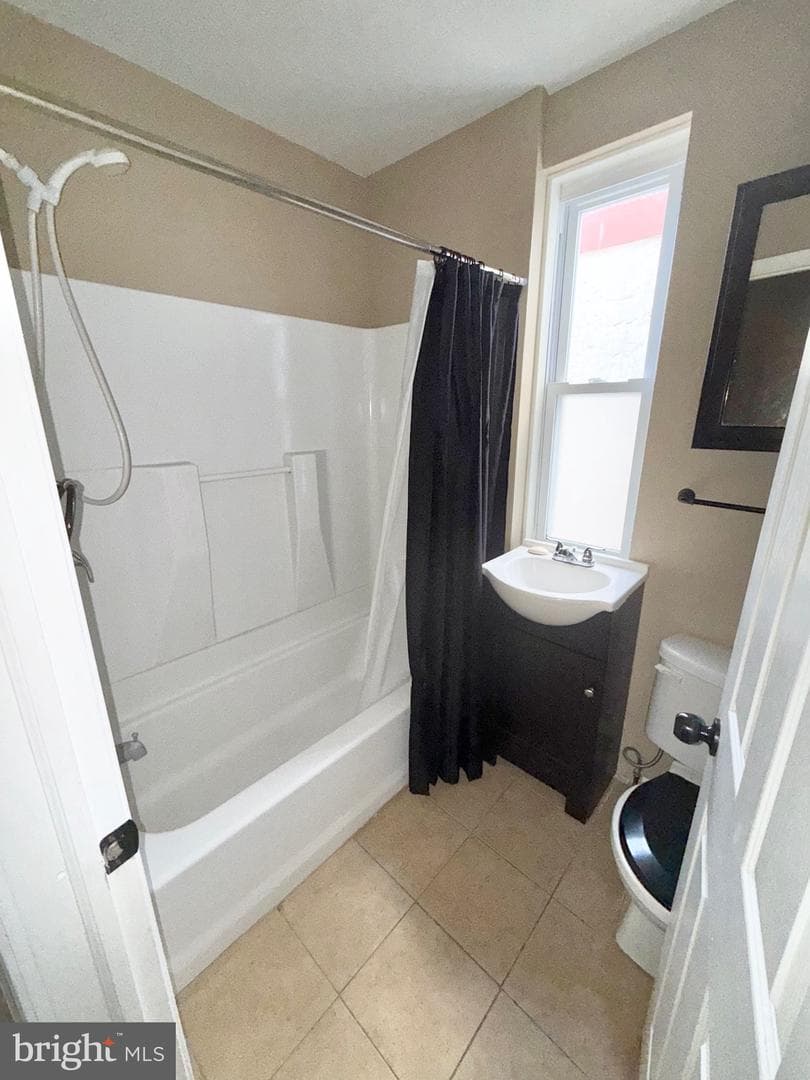 2735 N Sydenham Street photo 11