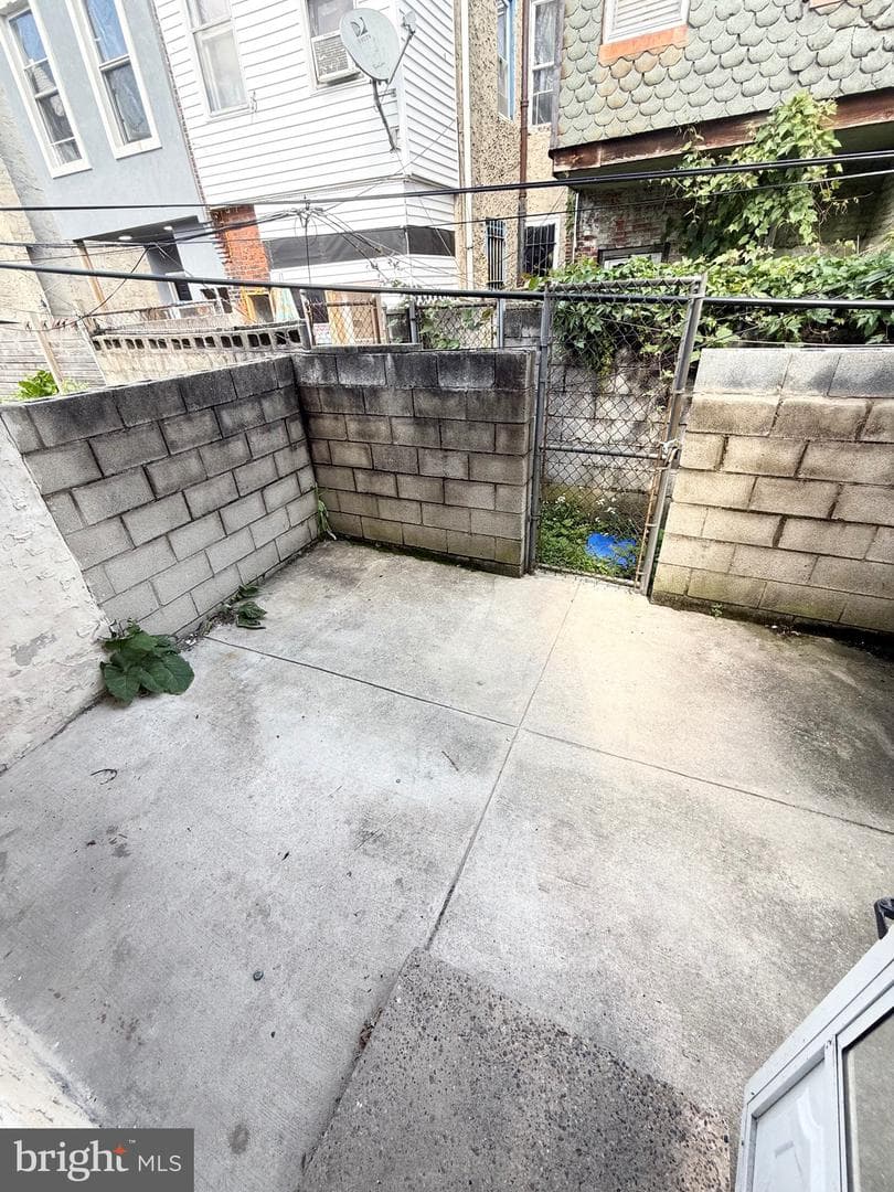 2735 N Sydenham Street photo 5