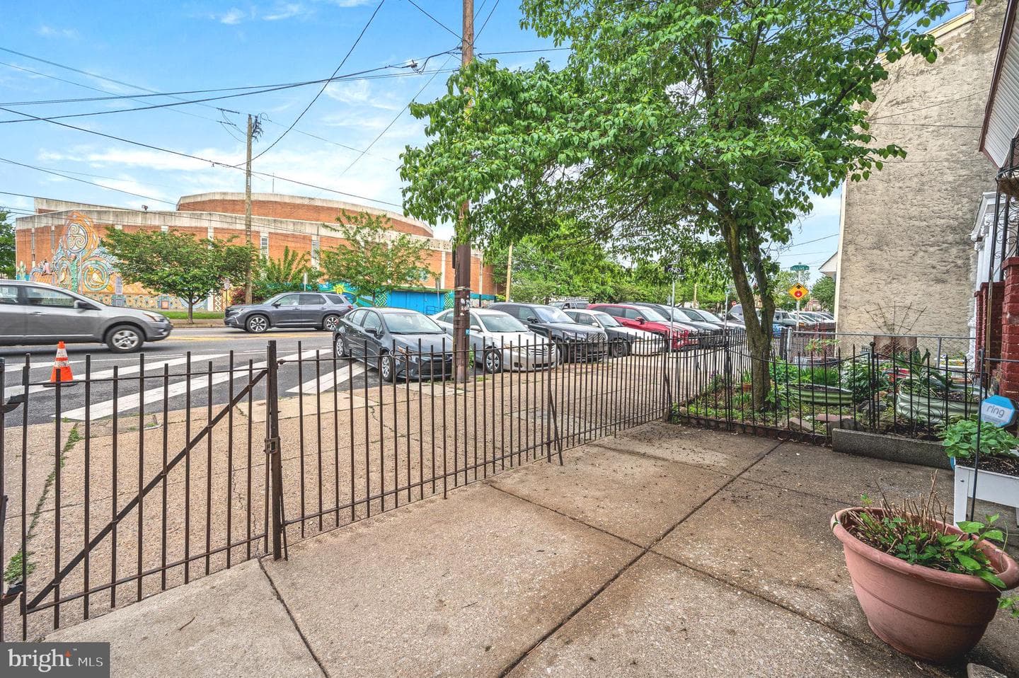 2152 E York Street photo 3