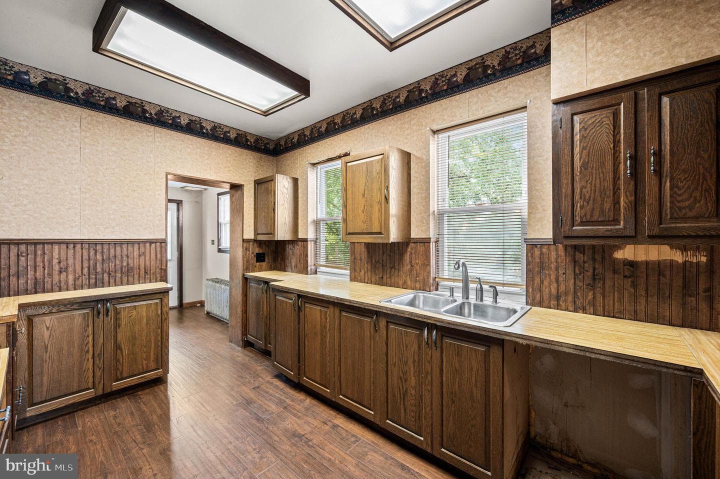 300 Gilham Street photo 10