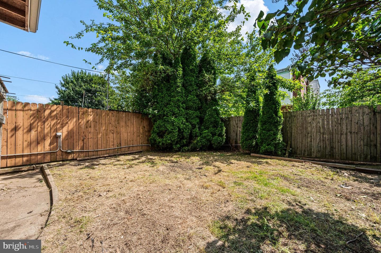 300 Gilham Street photo 23