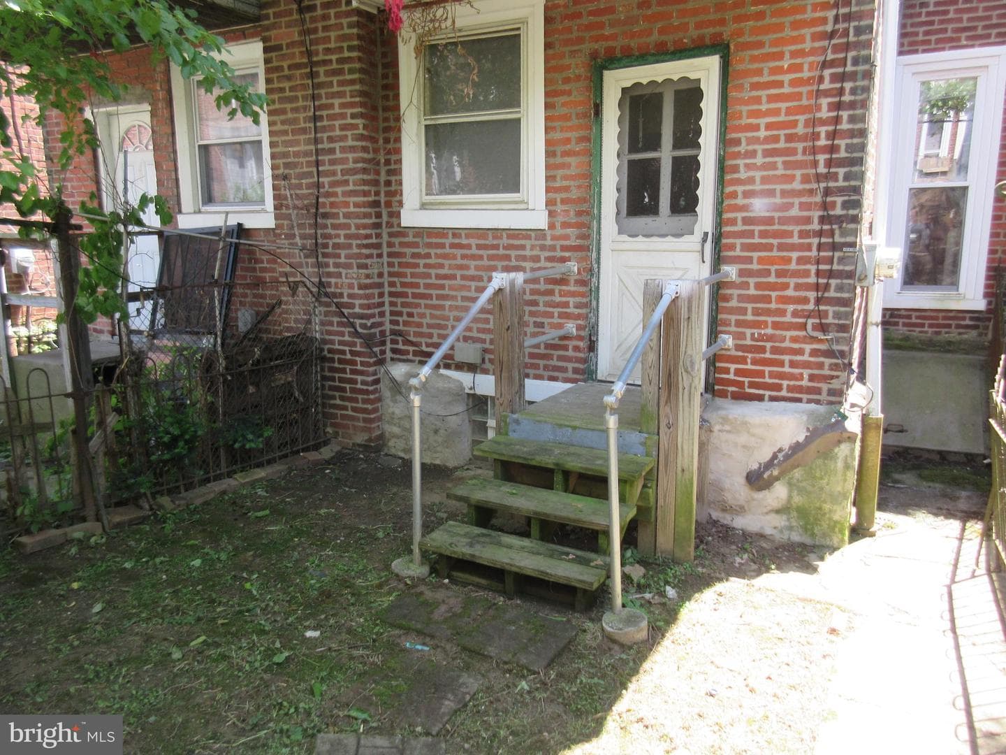 177 Roselyn Street photo 28