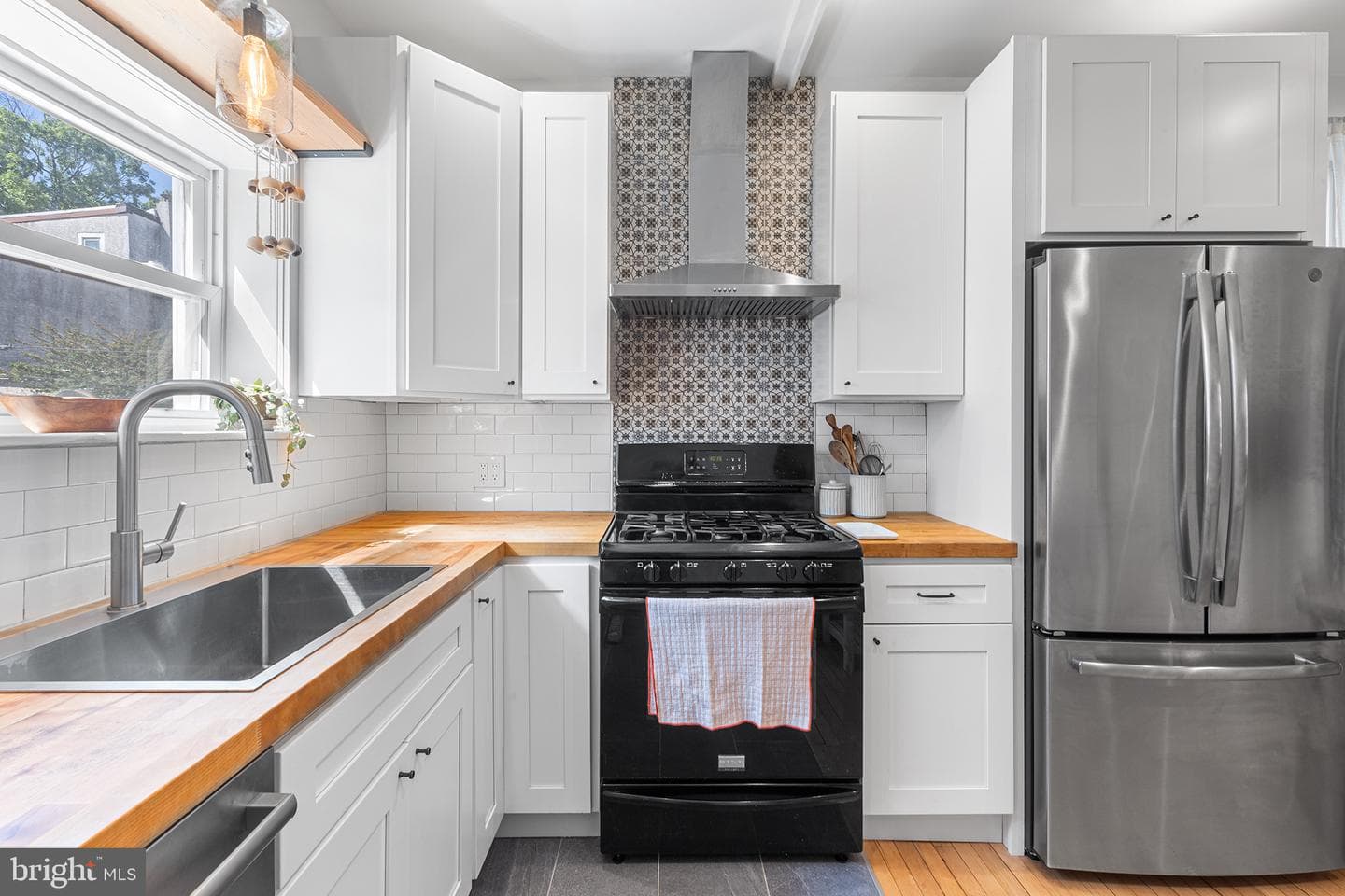 810 Mercer Street photo 13