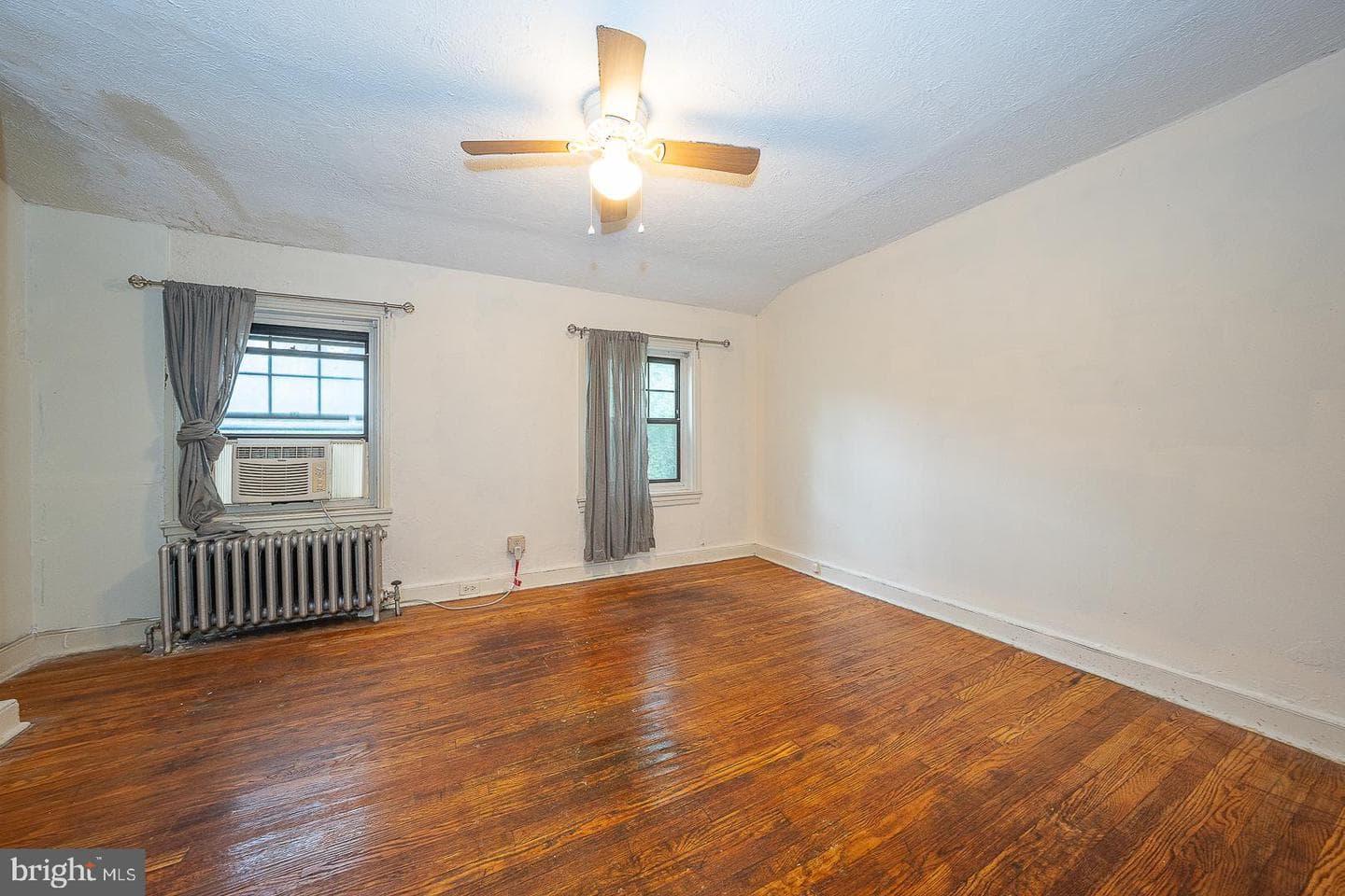 106 N Mole Street photo 28