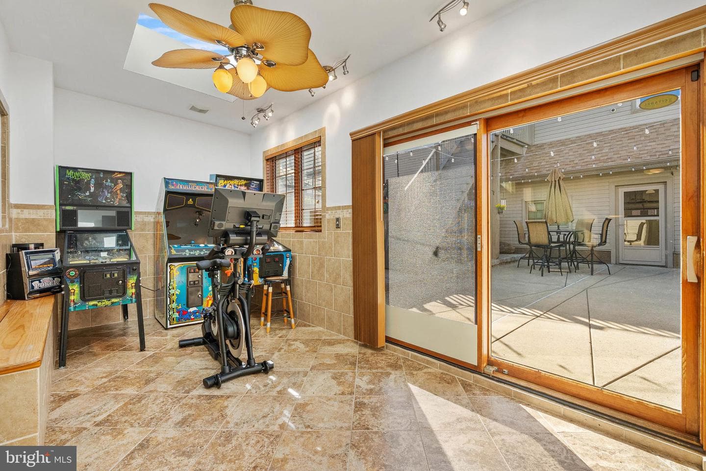 2671 Almond Street photo 11