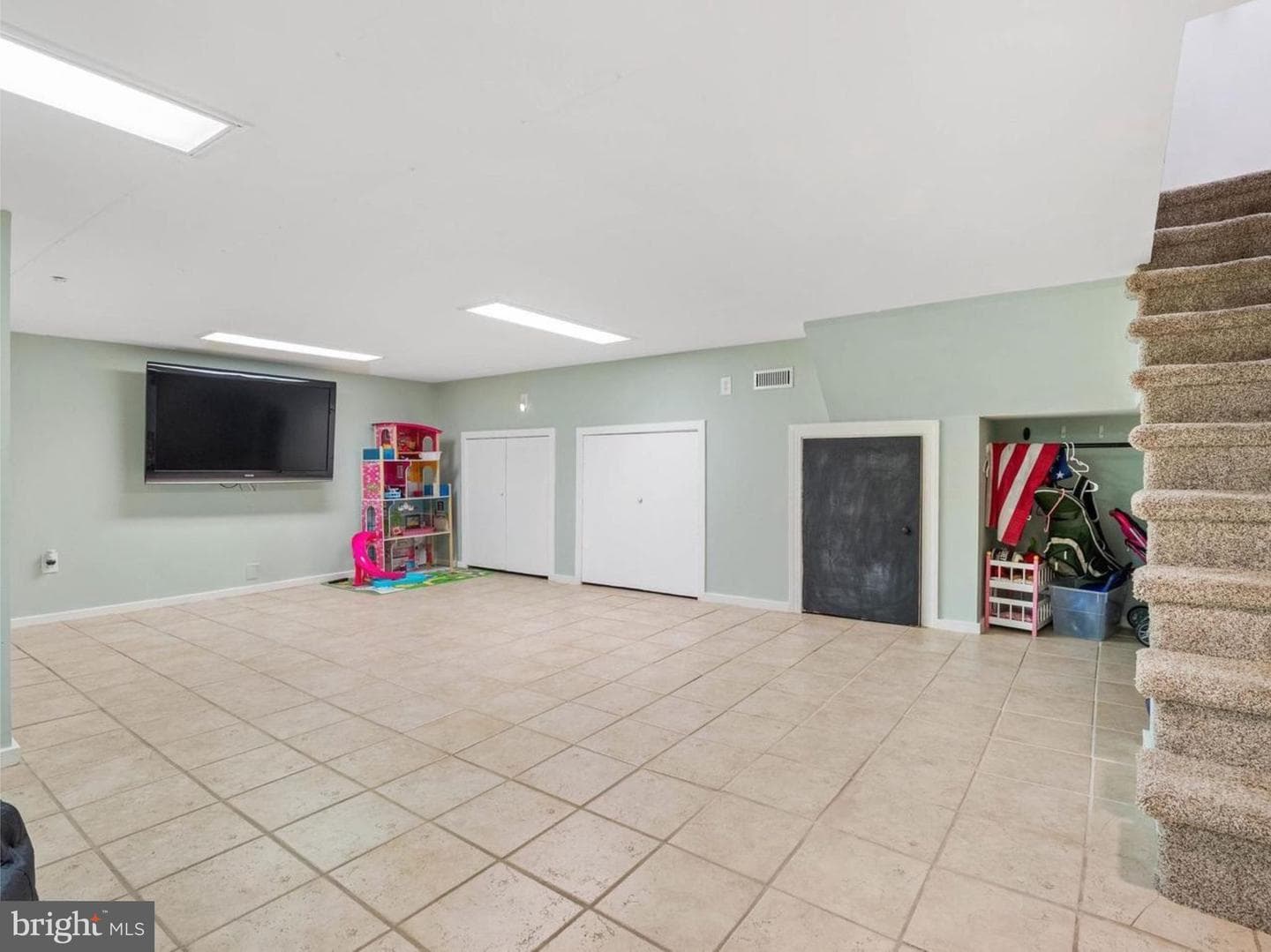 2671 Almond Street photo 12
