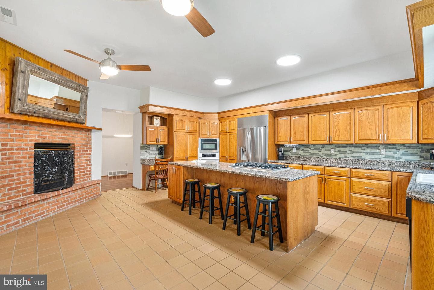 2671 Almond Street photo 8