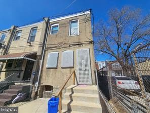 2204 Yelland Street photo 1