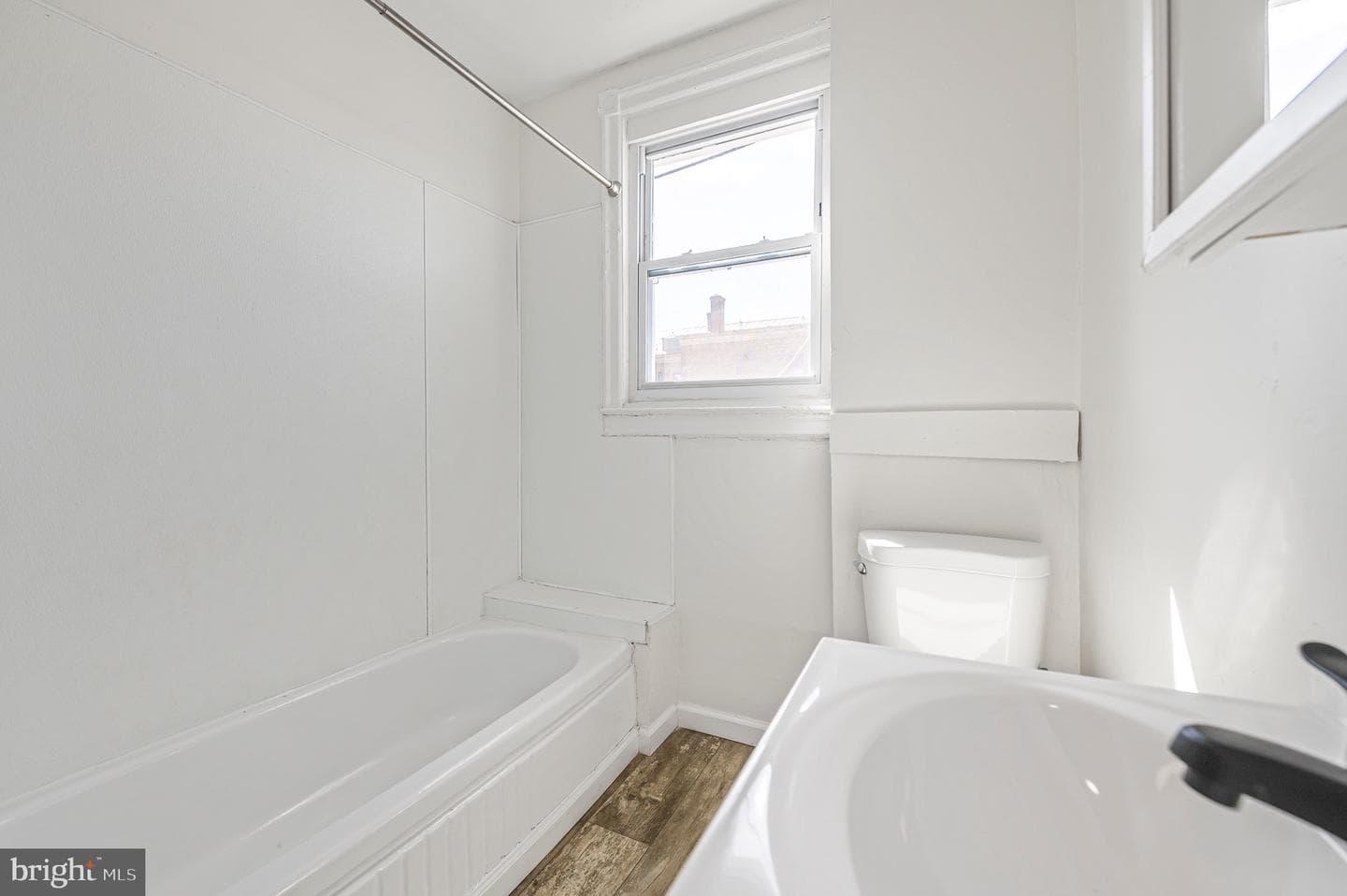 2204 Yelland Street photo 21