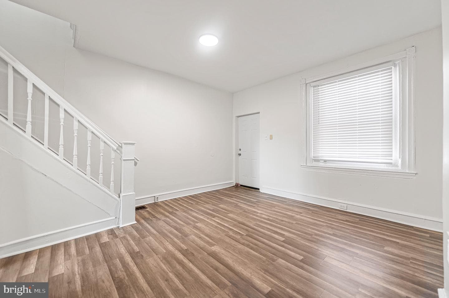 2204 Yelland Street photo 8