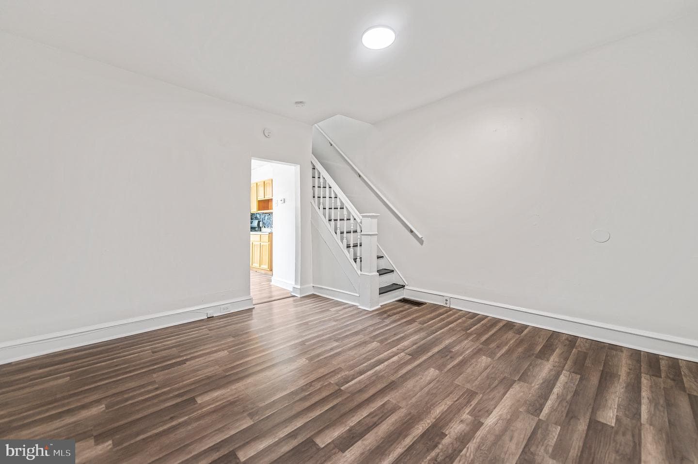 2204 Yelland Street photo 9