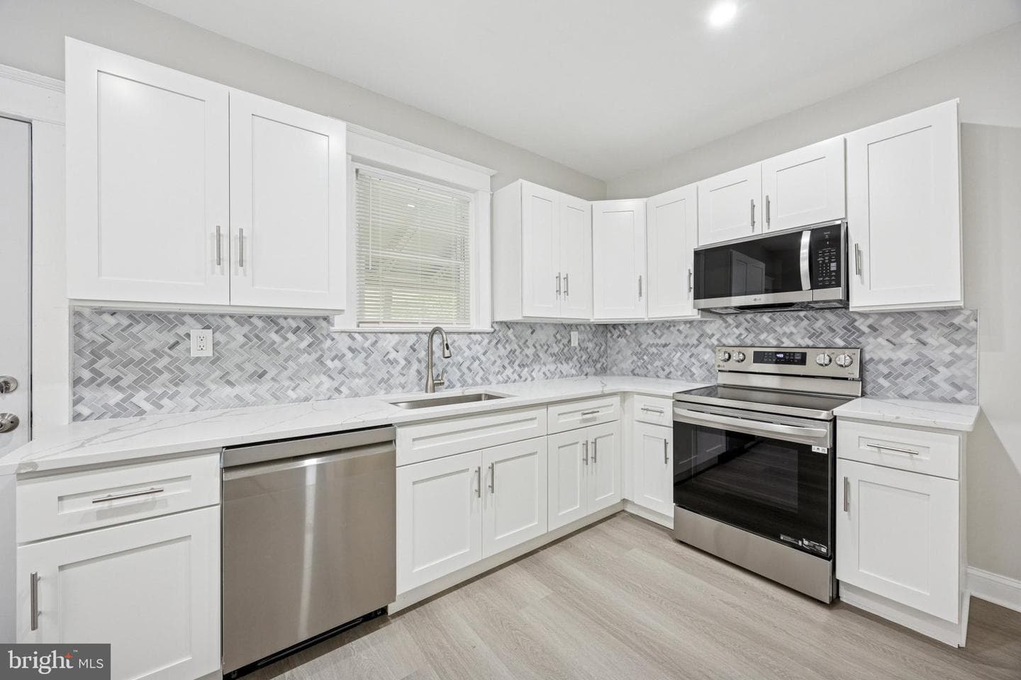 7017 Montague Street photo 8