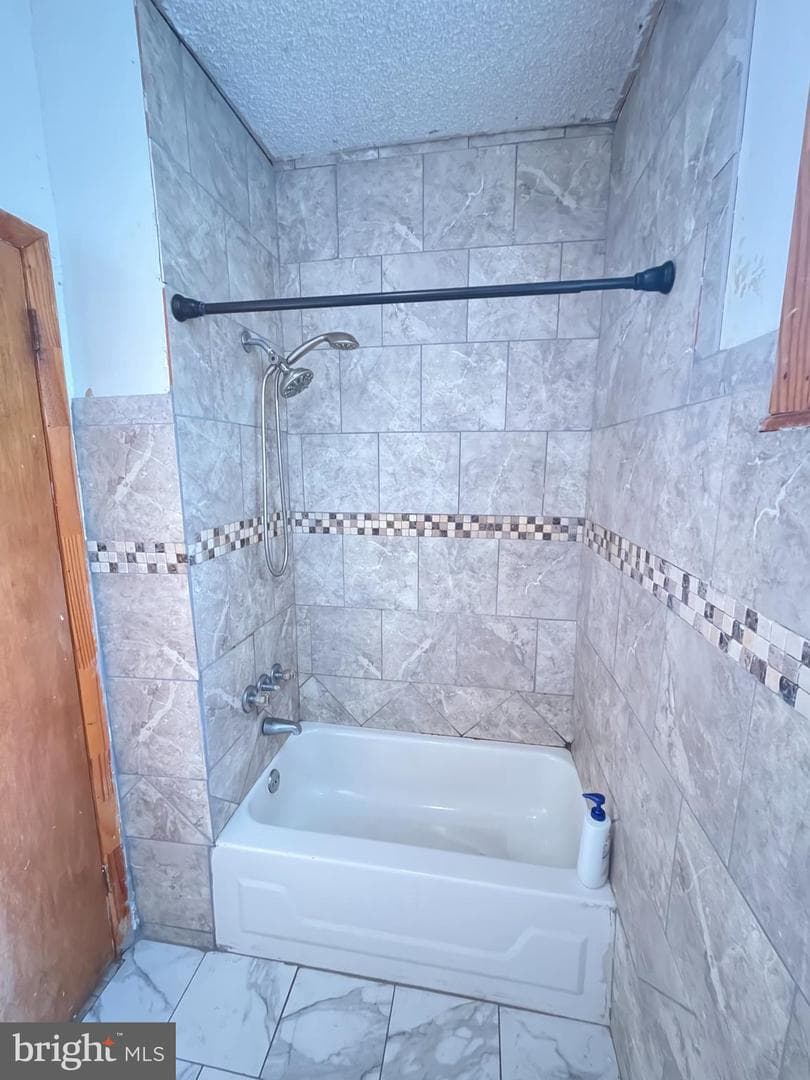 3639 N Darien Street photo 10