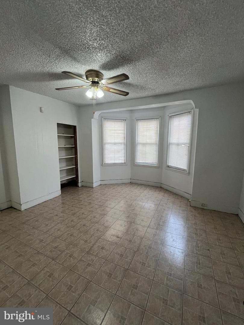 3639 N Darien Street photo 7