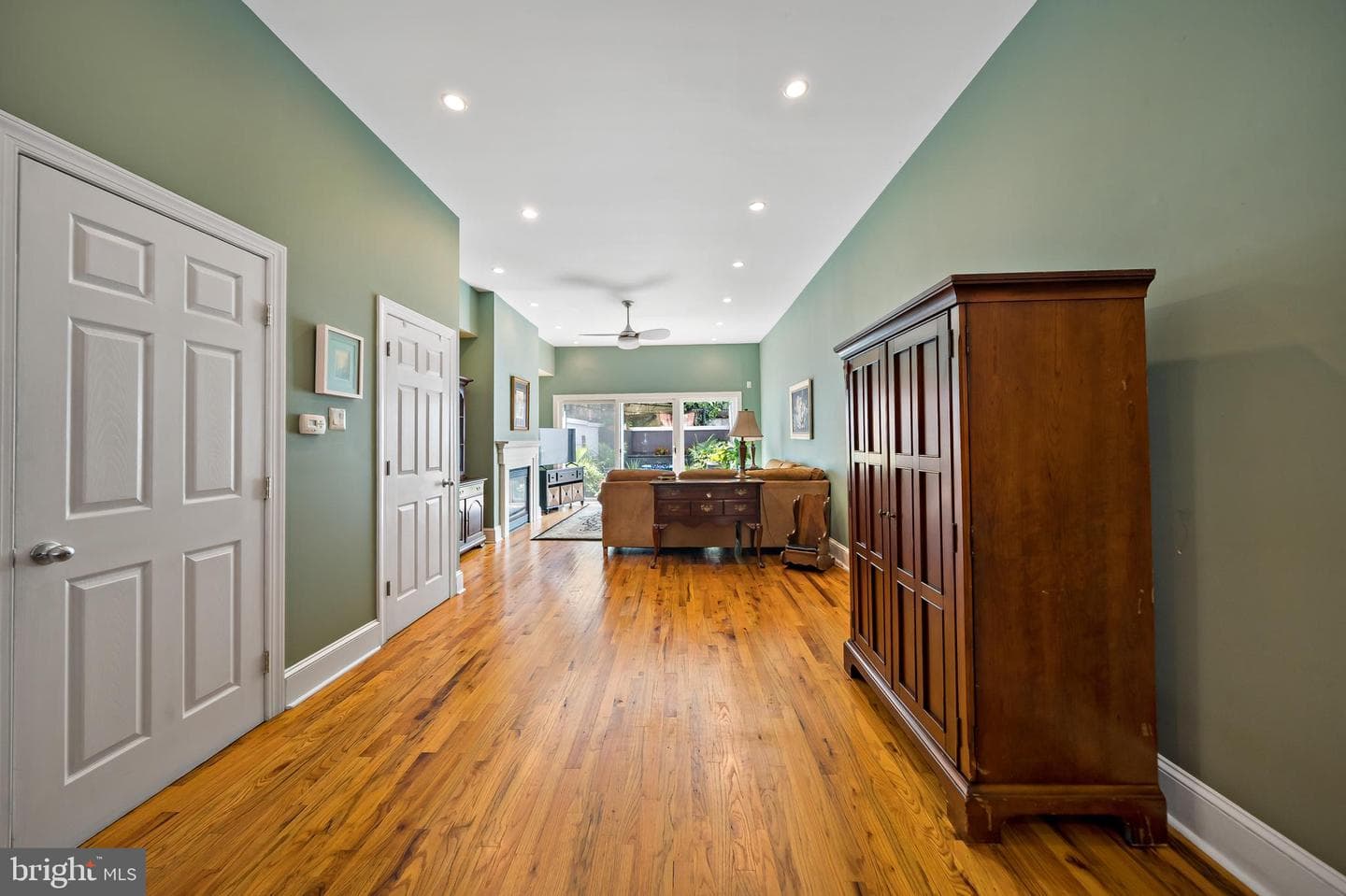 1812 Fairmount Avenue photo 6