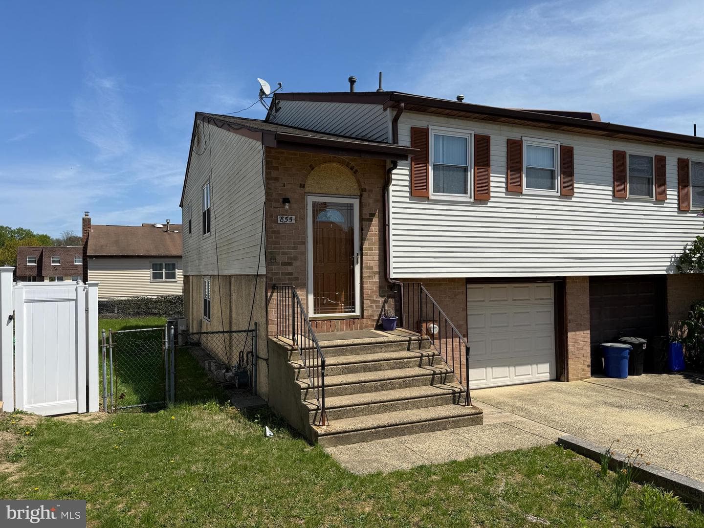 855 Barlow Street