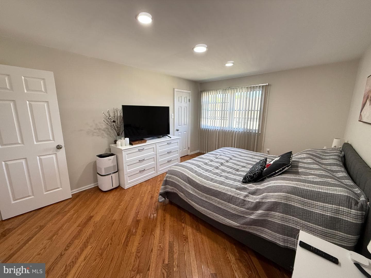 855 Barlow Street photo 28