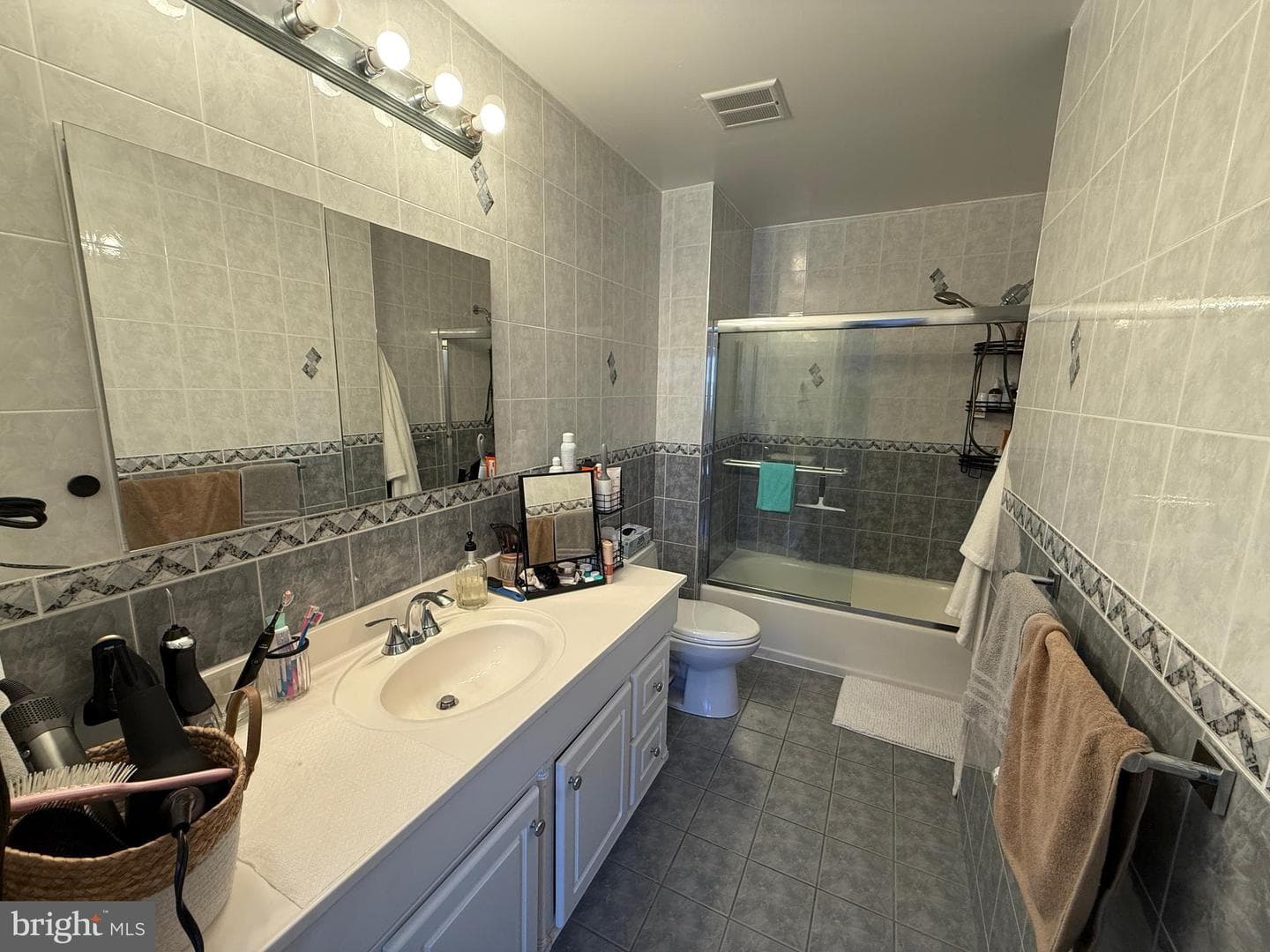 855 Barlow Street photo 29
