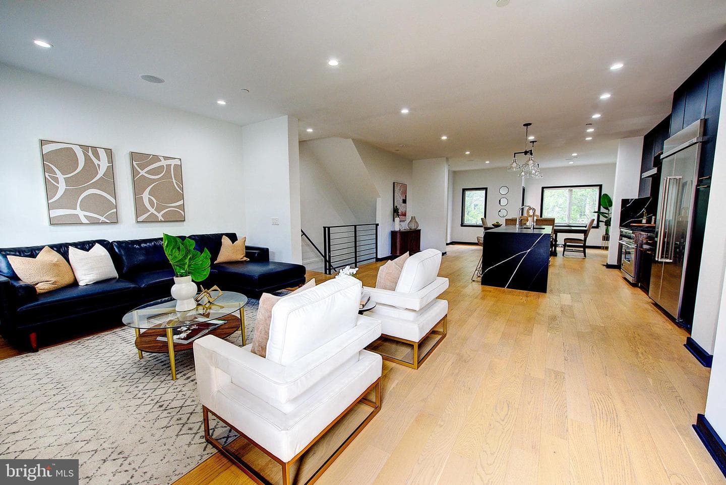 1426 Kenilworth Street photo 3