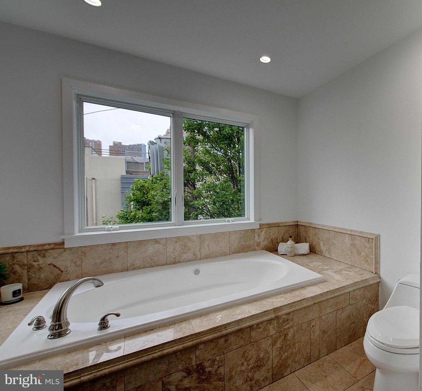 1426 Kenilworth Street photo 36