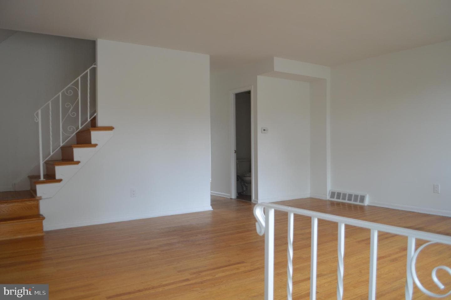10209 Woburn Place photo 3