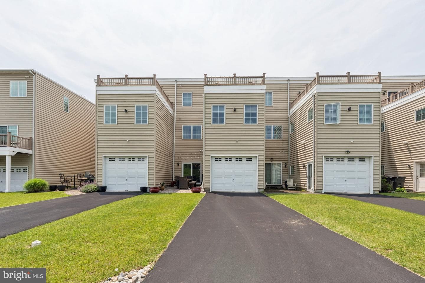 2303 Roma Drive photo 5