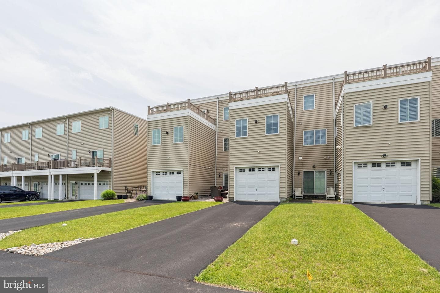2303 Roma Drive photo 6