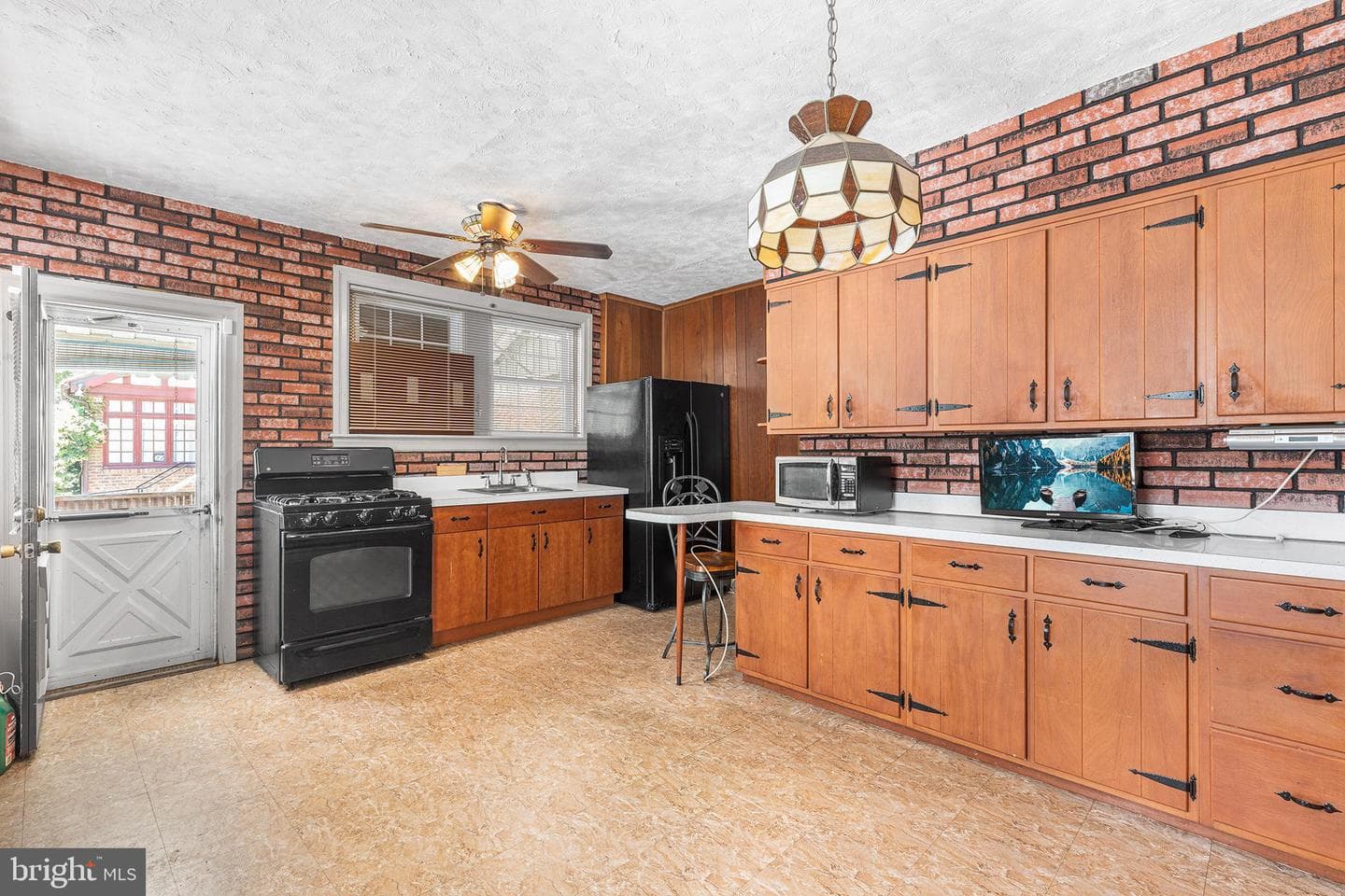 7024 Greene Street photo 9