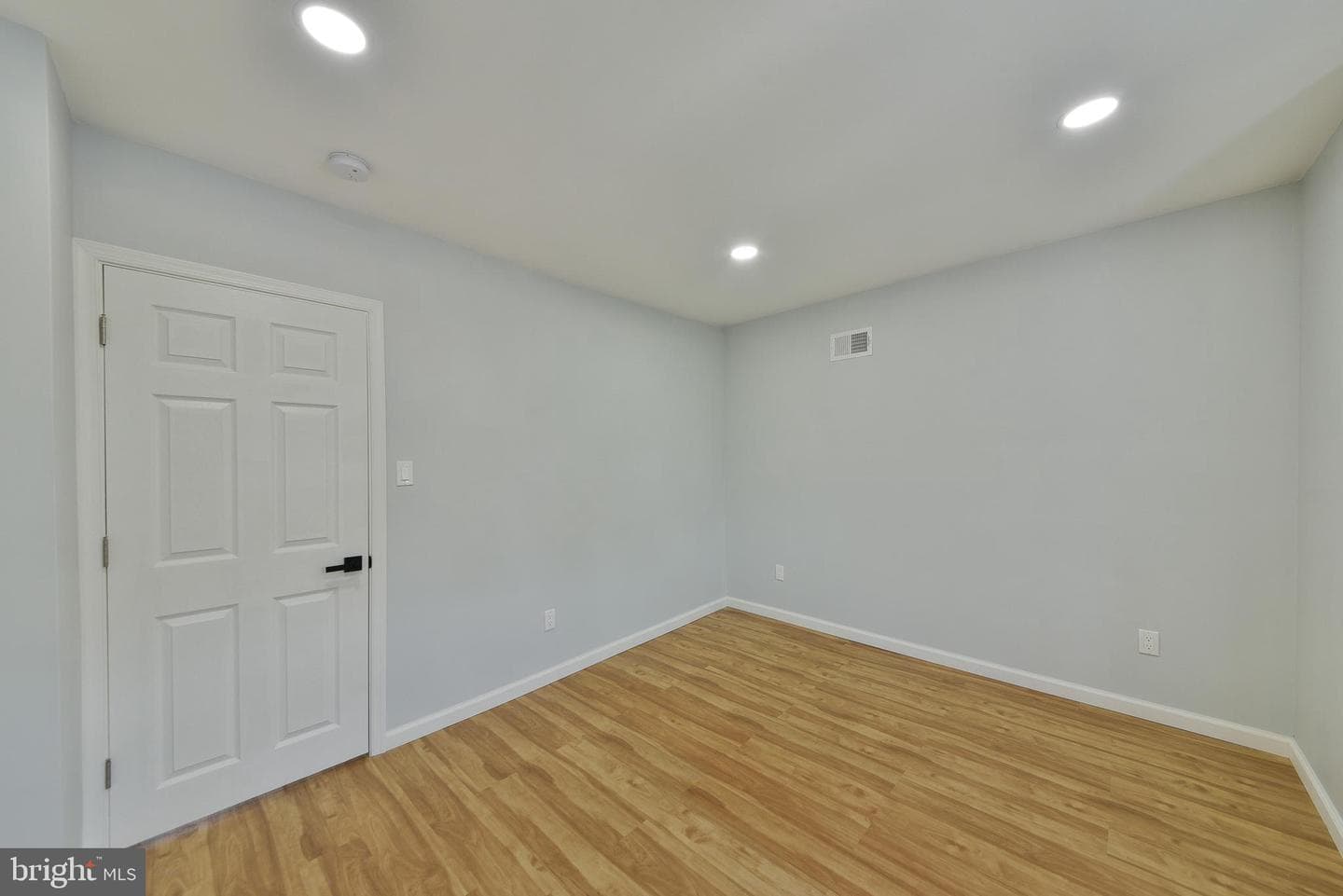 1520 E Mayland Street photo 16