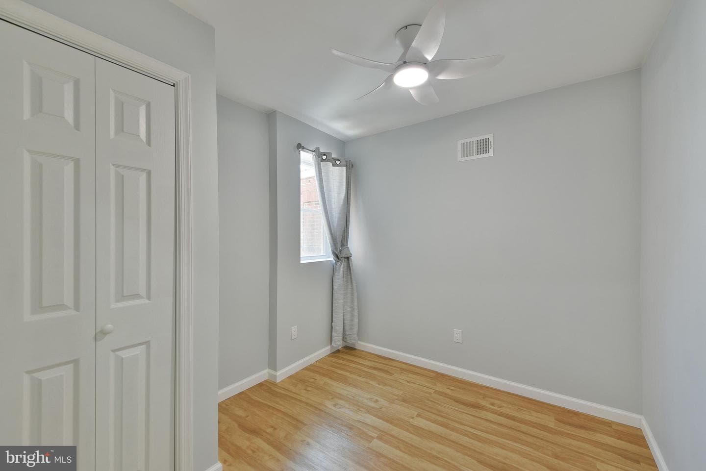 1520 E Mayland Street photo 17