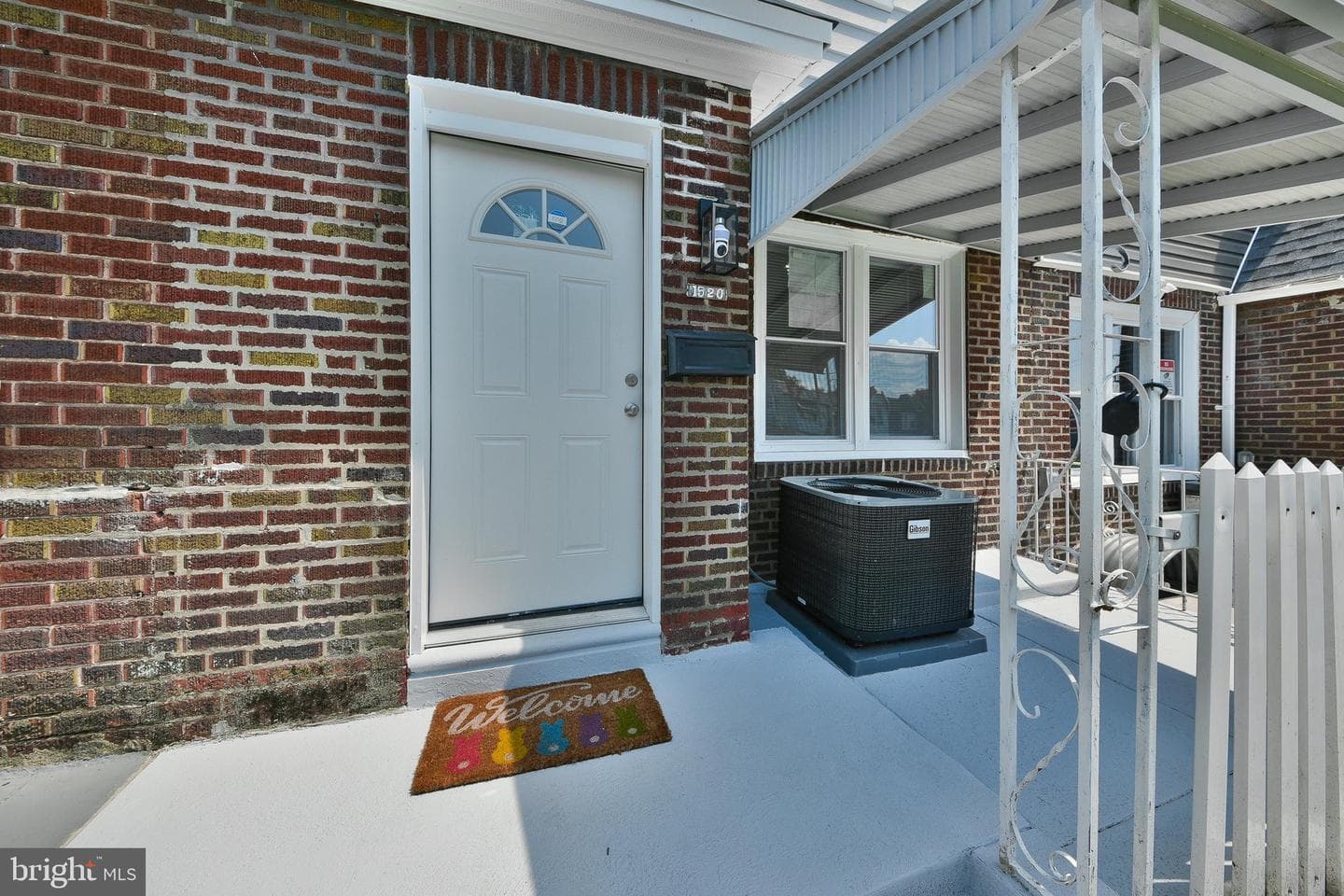 1520 E Mayland Street photo 3