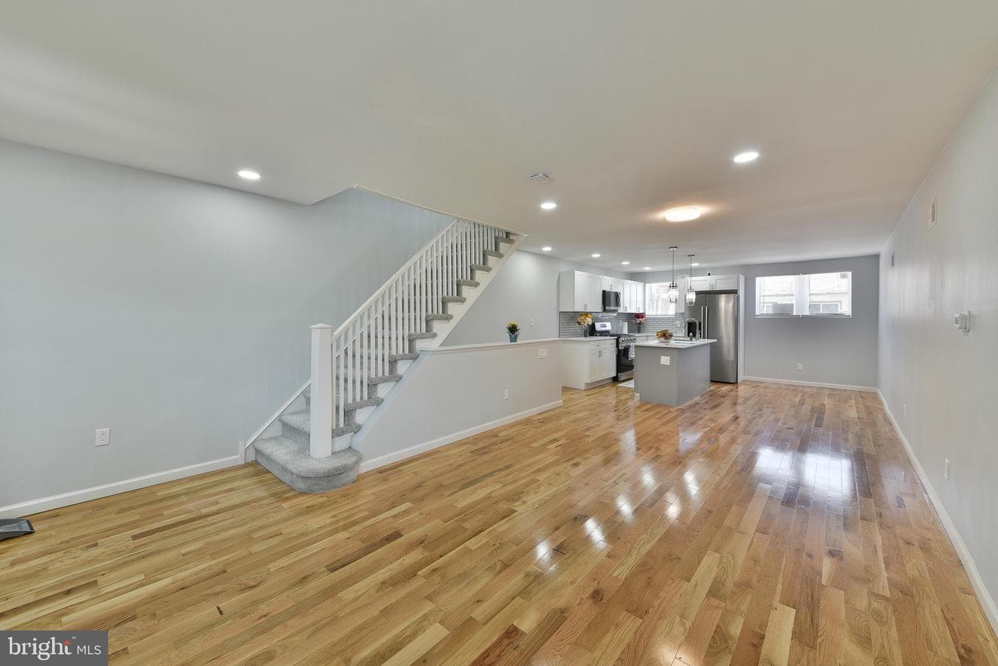 1520 E Mayland Street photo 5