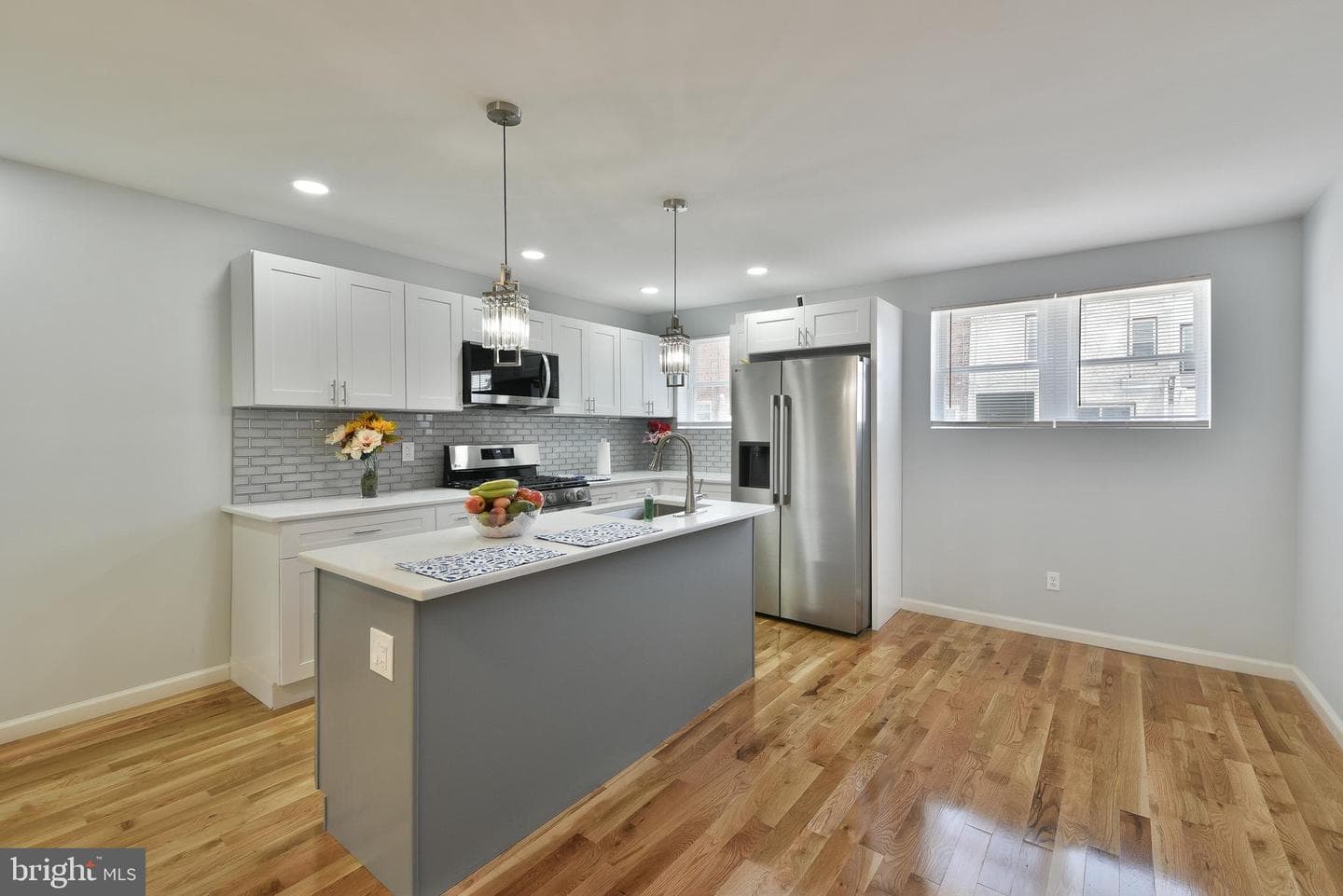 1520 E Mayland Street photo 6