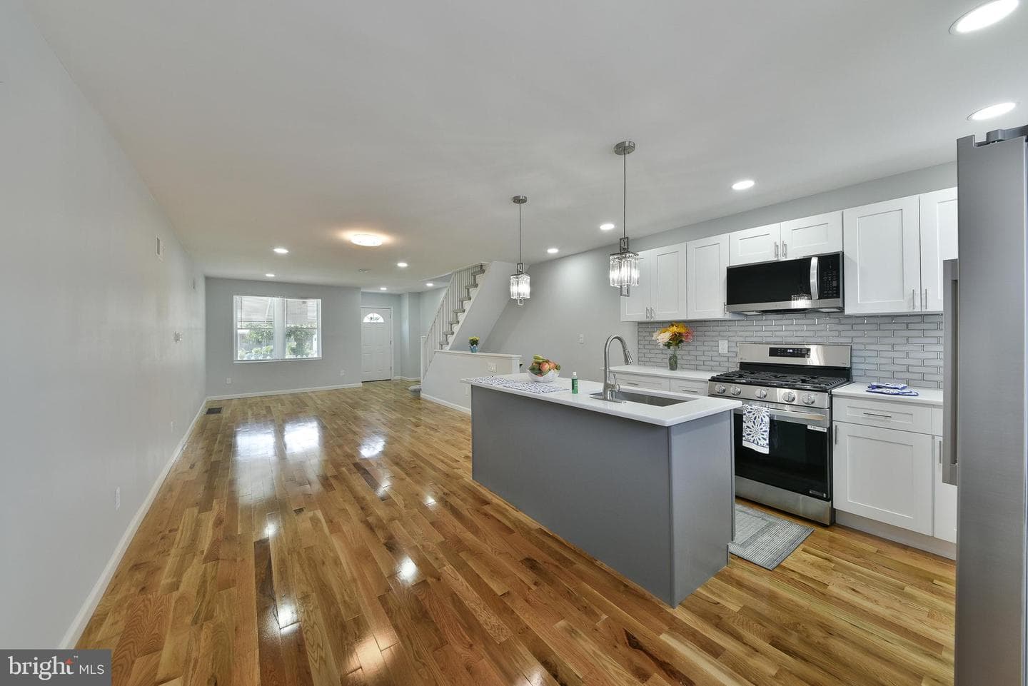 1520 E Mayland Street photo 9