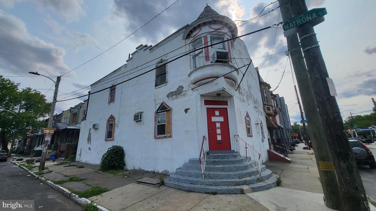 3224 W York Street photo 3