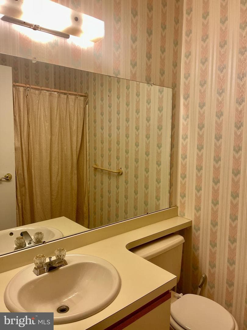 60201 Delaire Landing Road #201 photo 21