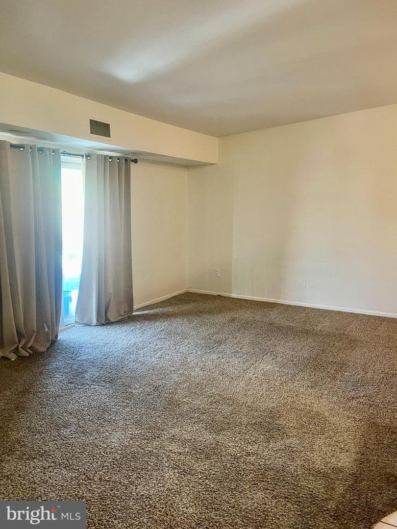 60201 Delaire Landing Road #201 photo 7