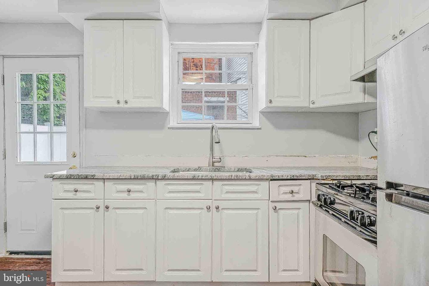 1129 Leopard Street photo 13