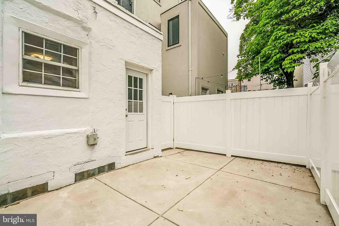 1129 Leopard Street photo 32