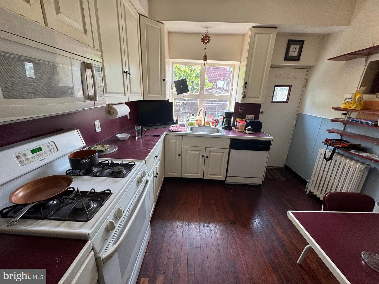 7106 Elmwood Avenue photo 3