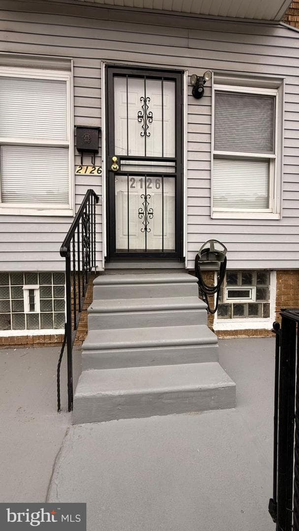 2126 E Sanger Street photo 2