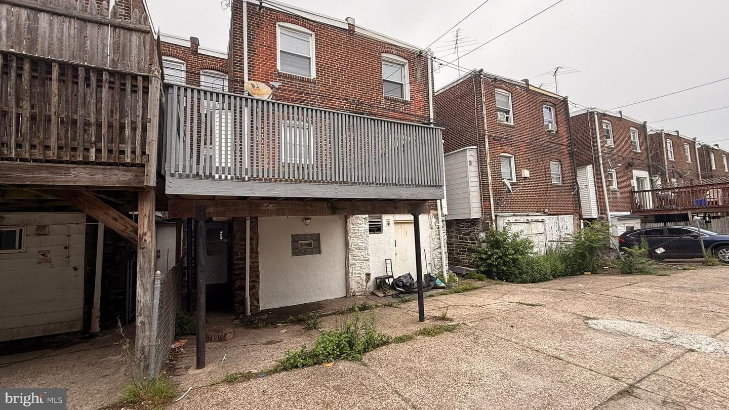 2126 E Sanger Street photo 38