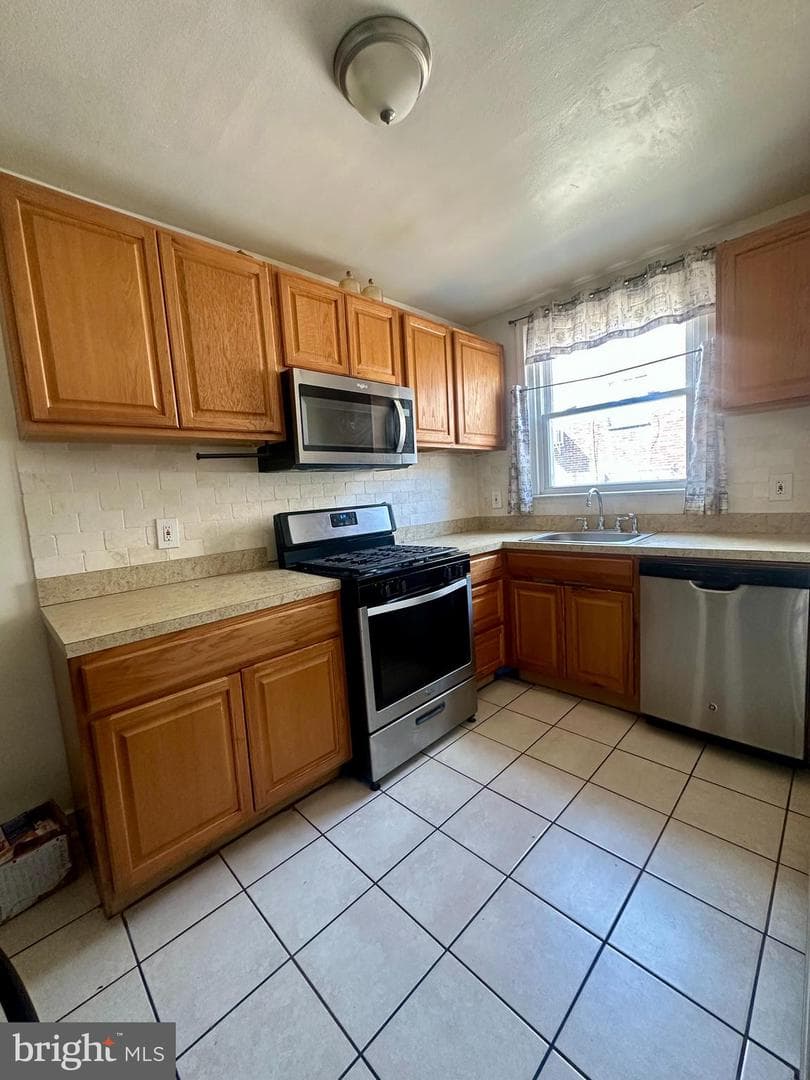 1438 Higbee Street photo 3