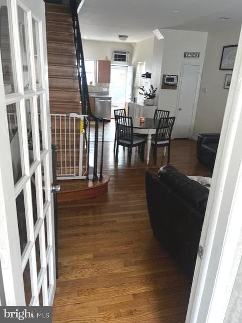2335 S Chadwick Street photo 2