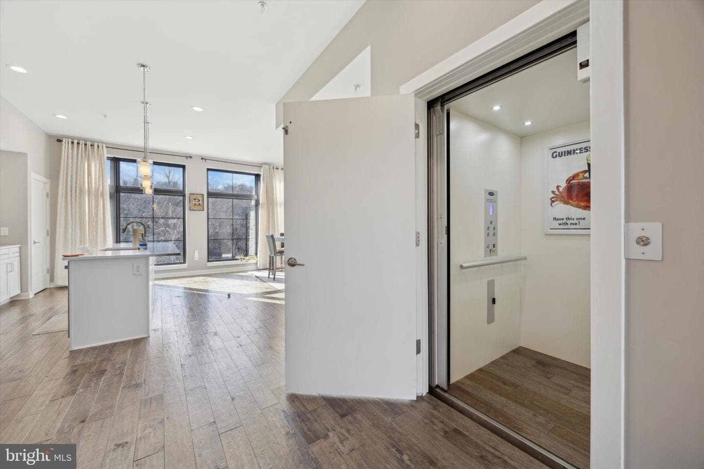 4537 Riverside Way photo 2