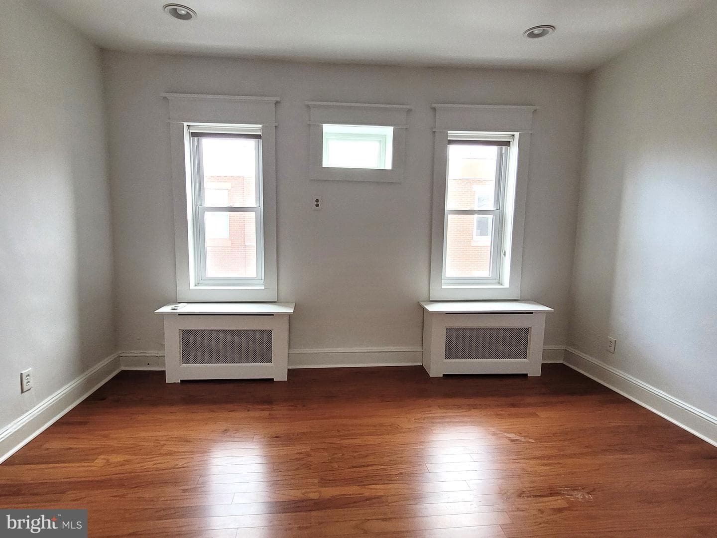 2417 S Clarion Street photo 10