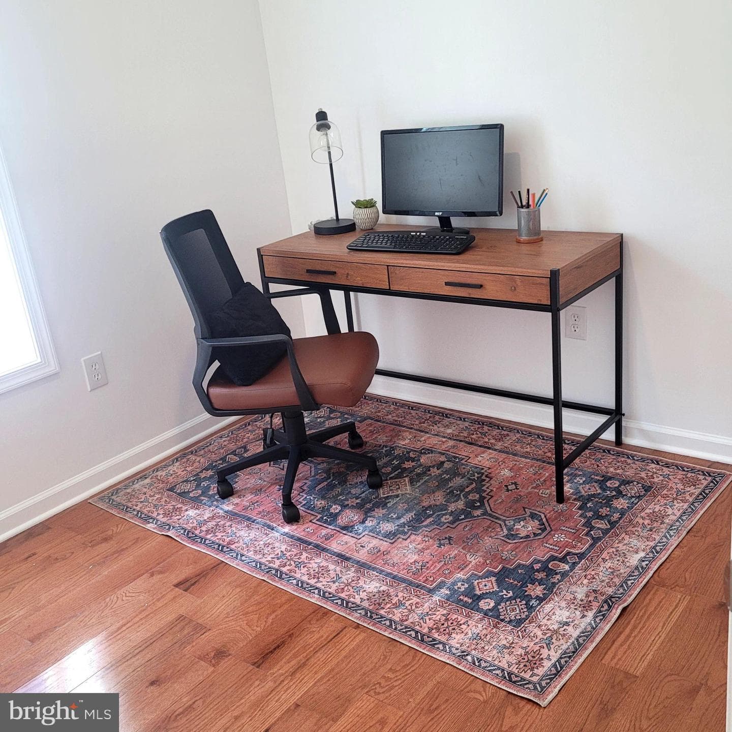 221 E Slocum Street photo 8
