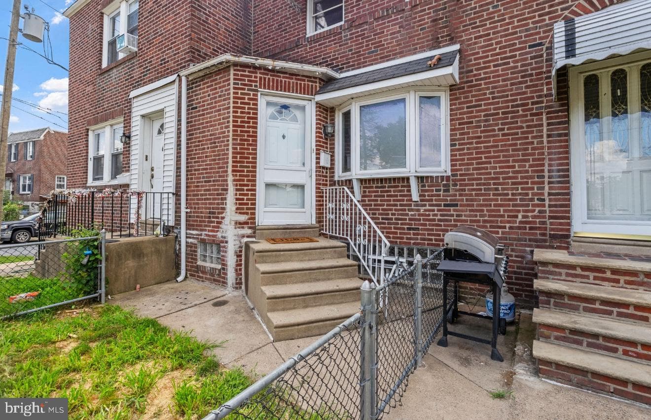 4242 Sheffield Avenue photo 17