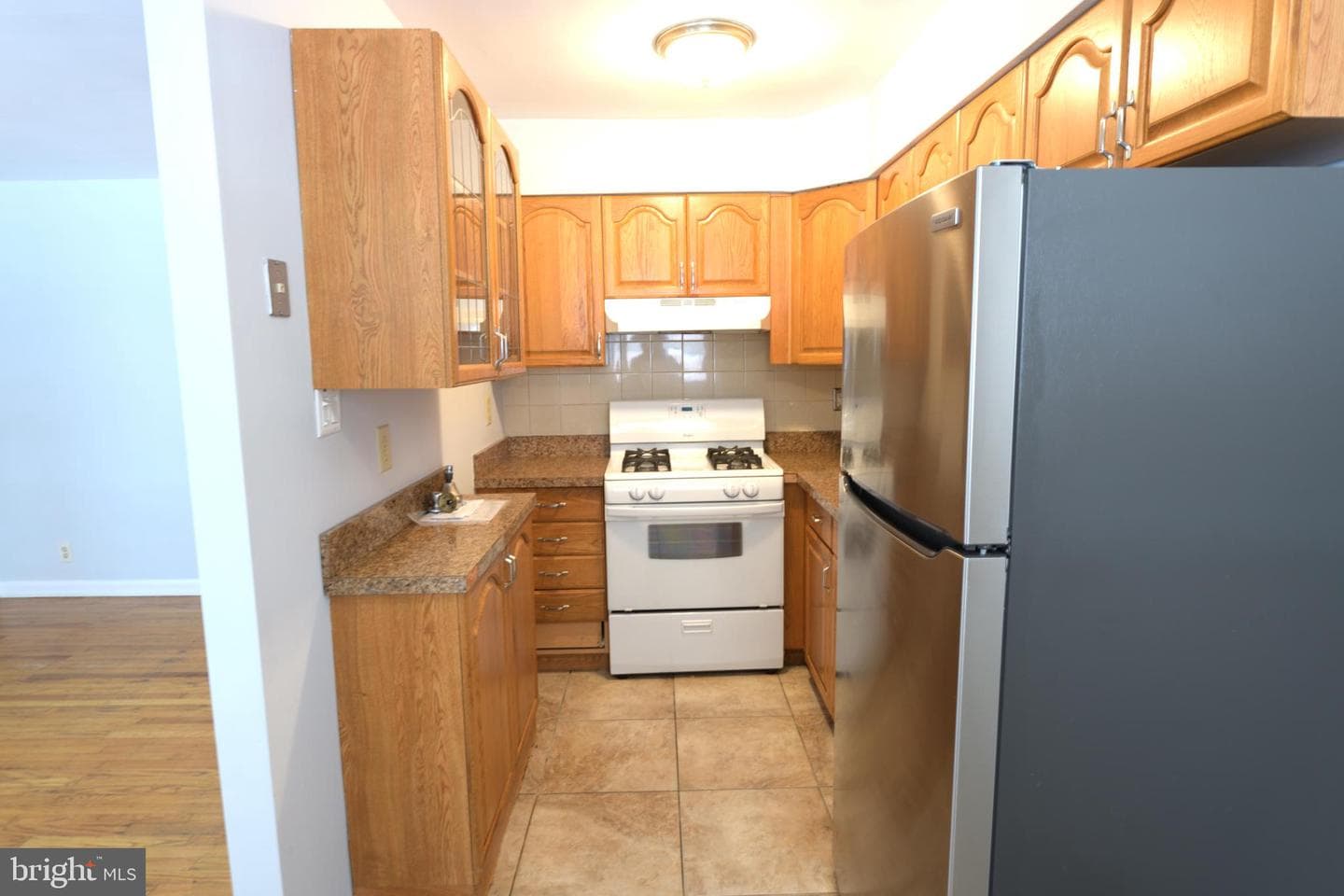 2824 S Hutchinson Street photo 3